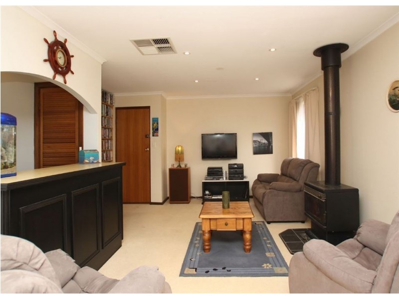 4 Falcon Court, Hallett Cove SA 5158