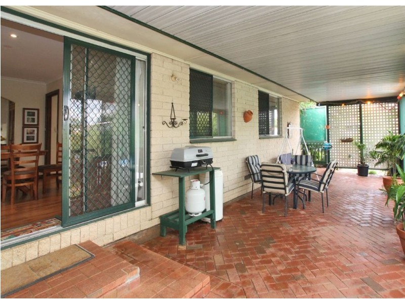 4 Falcon Court, Hallett Cove SA 5158