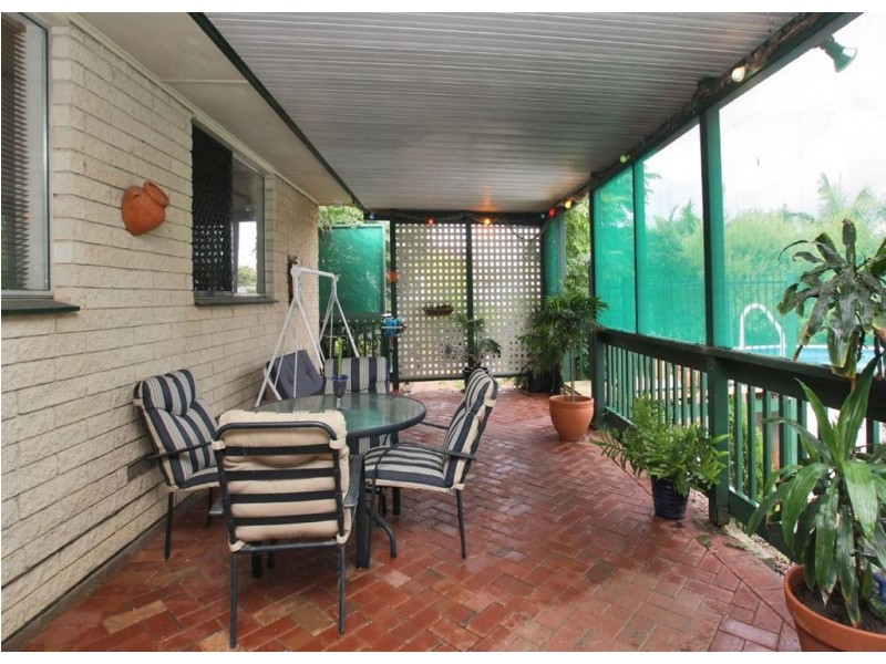 4 Falcon Court, Hallett Cove SA 5158