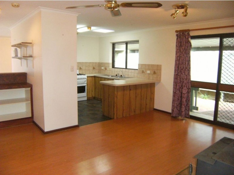 28 Trelawney Crescent, Huntfield Heights SA 5163