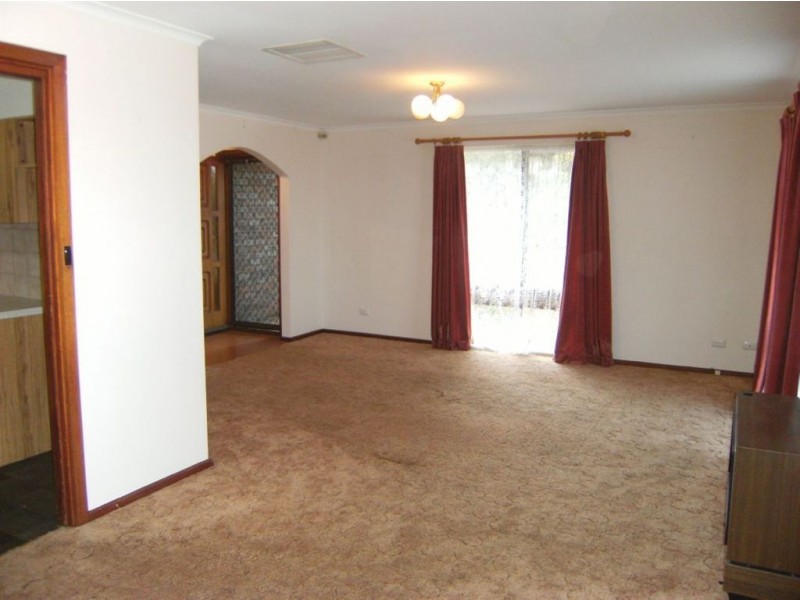 28 Trelawney Crescent, Huntfield Heights SA 5163