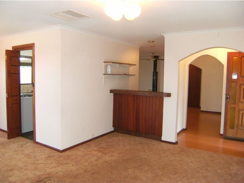 28 Trelawney Crescent, Huntfield Heights SA 5163