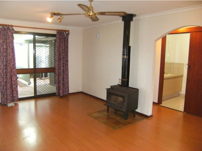 28 Trelawney Crescent, Huntfield Heights SA 5163