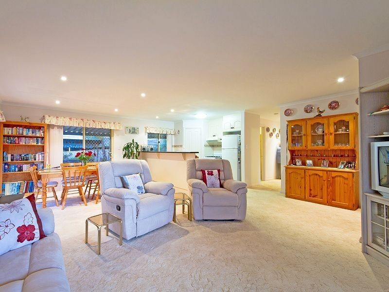 12 Paignton Close, Moana SA 5169