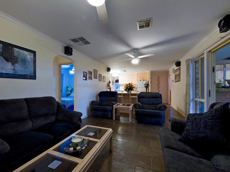 10 Paignton Close, Moana SA 5169