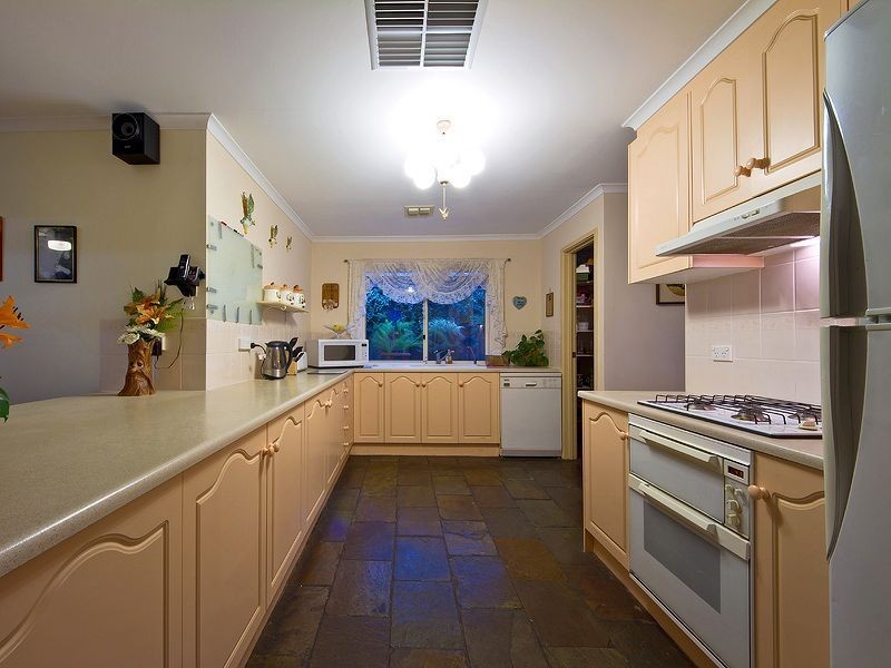 10 Paignton Close, Moana SA 5169