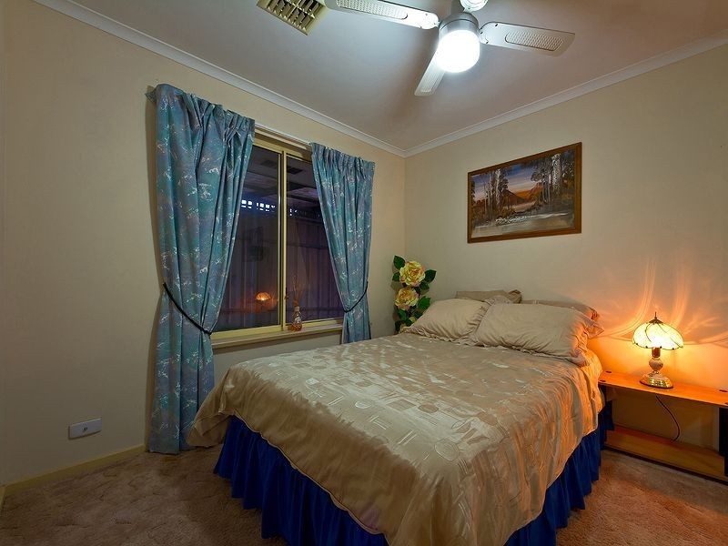 10 Paignton Close, Moana SA 5169