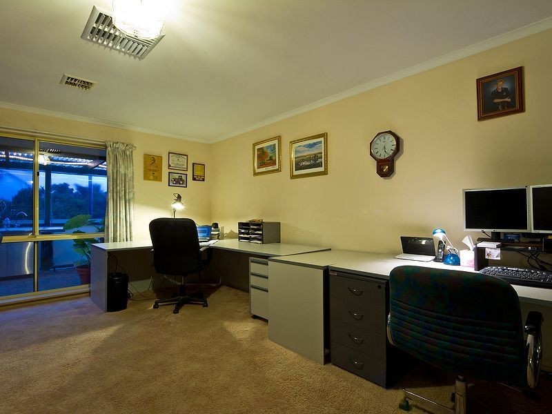 10 Paignton Close, Moana SA 5169