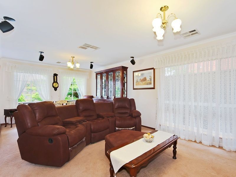 8 Siegersdorf Crescent, Old Reynella SA 5161