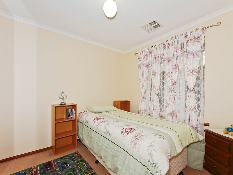 8 Siegersdorf Crescent, Old Reynella SA 5161