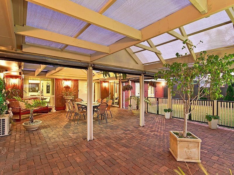 8 Siegersdorf Crescent, Old Reynella SA 5161
