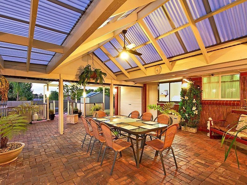 8 Siegersdorf Crescent, Old Reynella SA 5161