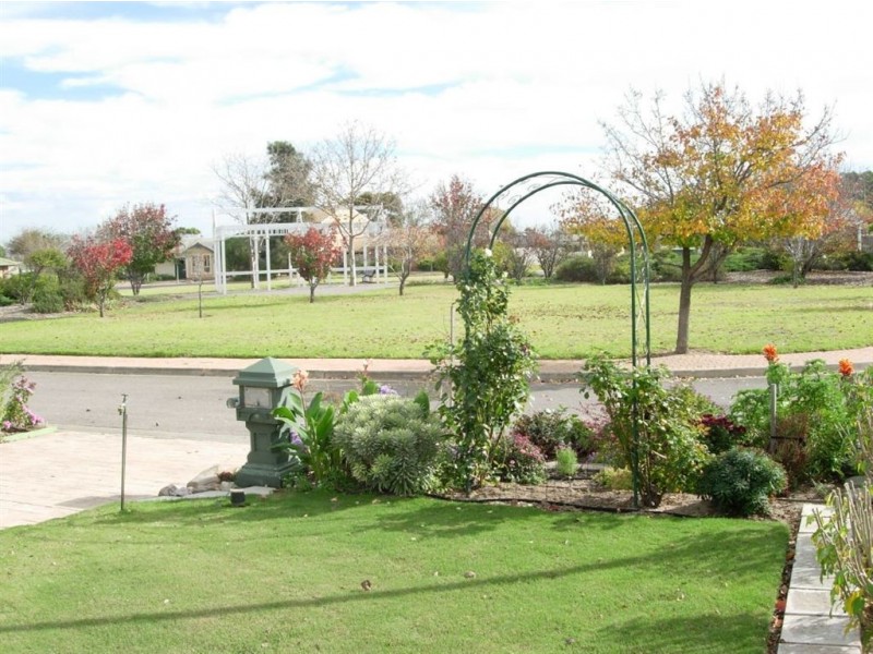 11a Windlass Square, Seaford Rise SA 5169