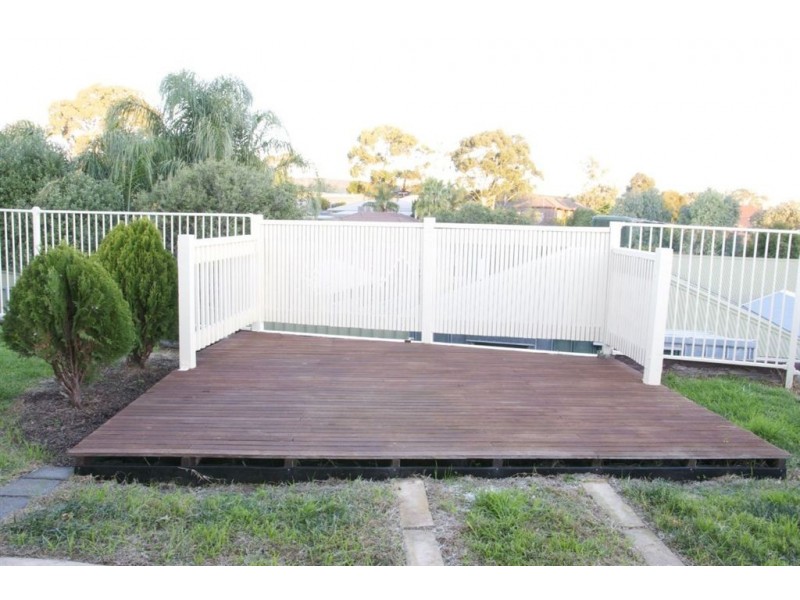 30 Hendrix Crescent, Woodcroft SA 5162