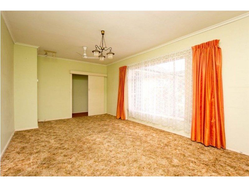 33 Warwick Grove, Morphett Vale SA 5162