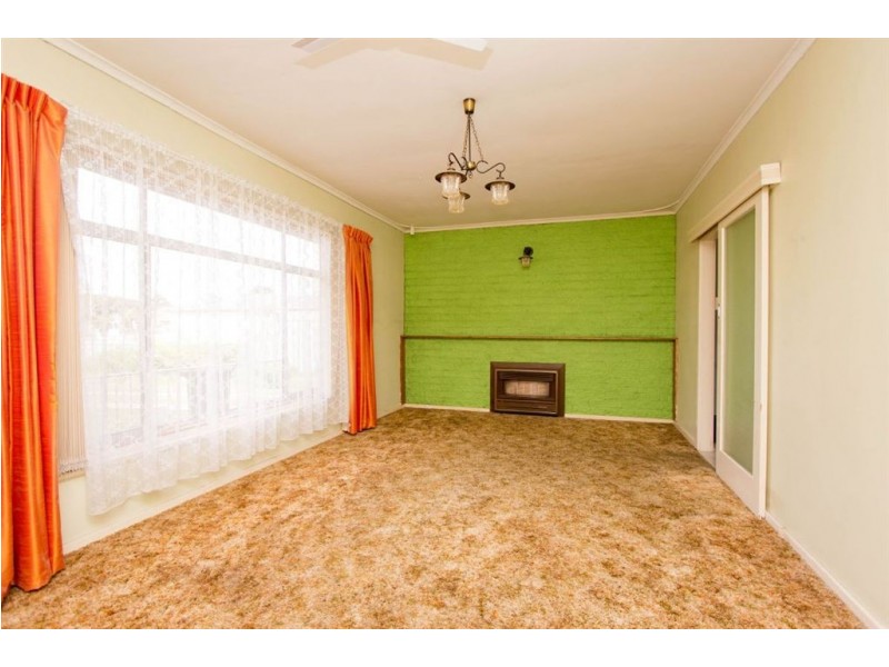 33 Warwick Grove, Morphett Vale SA 5162