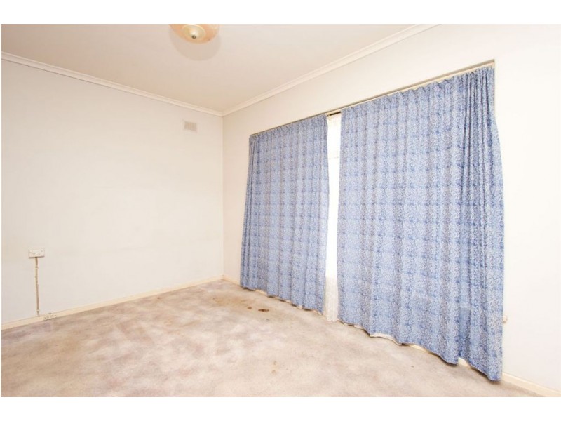33 Warwick Grove, Morphett Vale SA 5162