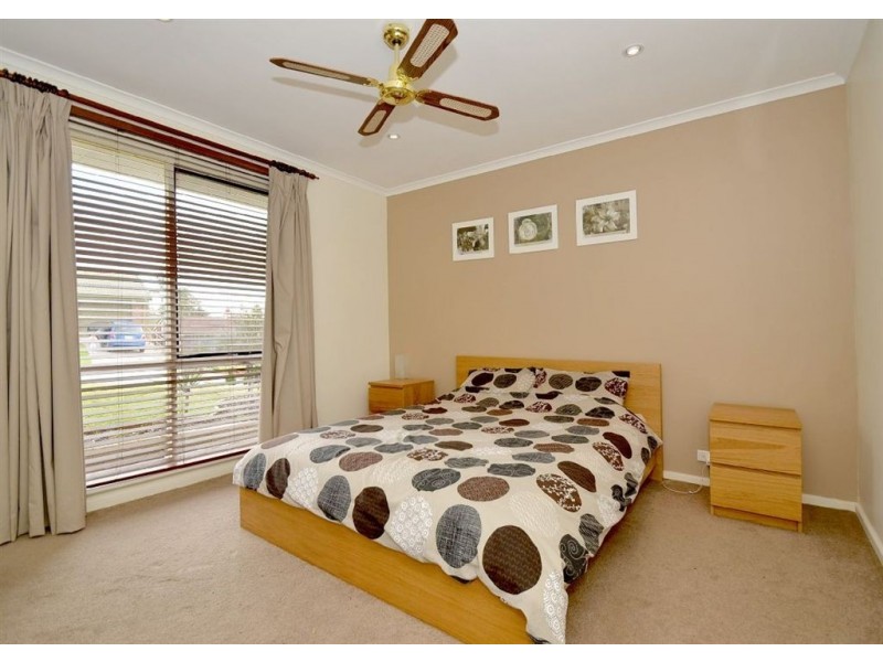 8 Sarga Street, Hallett Cove SA 5158