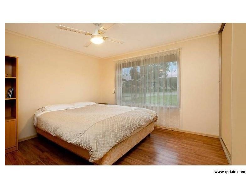 9 Glenhelen Road, Morphett Vale SA 5162