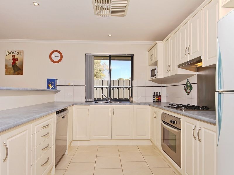 44 Golf Course Drive, Woodcroft SA 5162