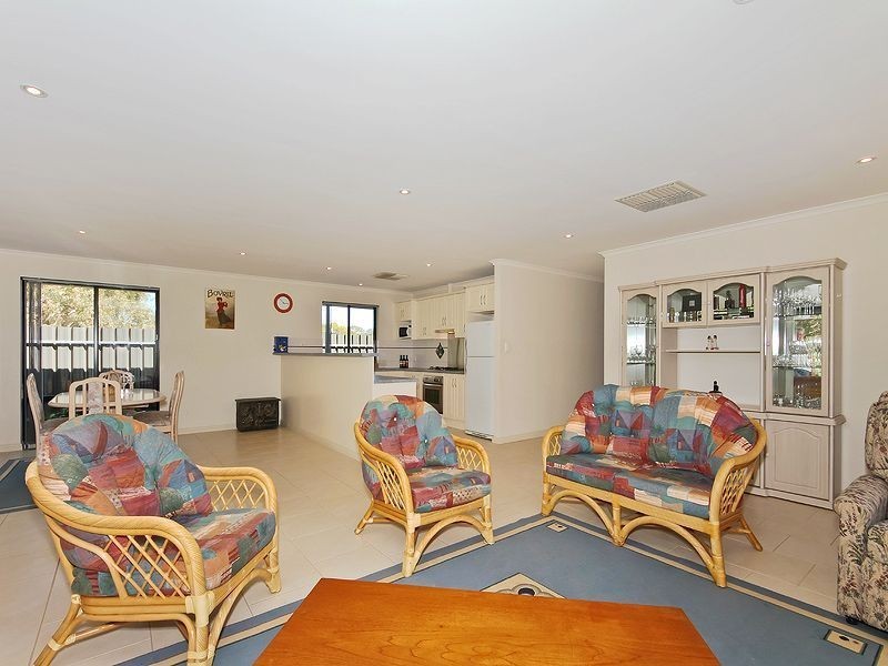 44 Golf Course Drive, Woodcroft SA 5162