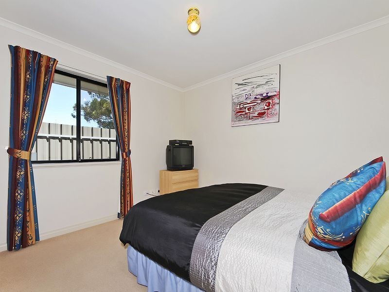 44 Golf Course Drive, Woodcroft SA 5162