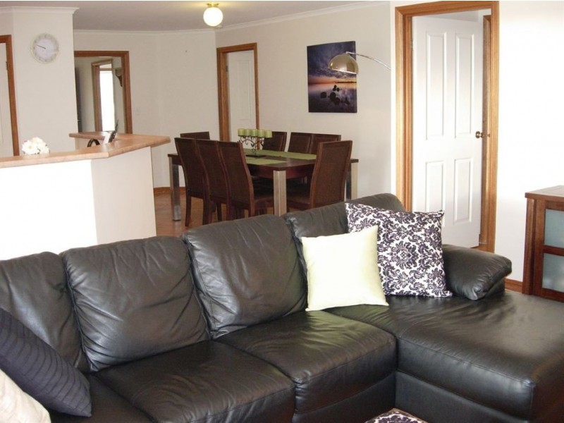 1 Zollo Drive, Woodcroft SA 5162