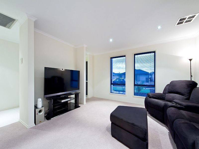 25 Buoy Crescent, Seaford Meadows SA 5169