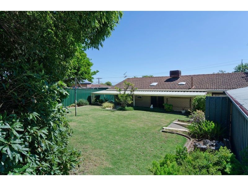 4 Acre Avenue, Morphett Vale SA 5162