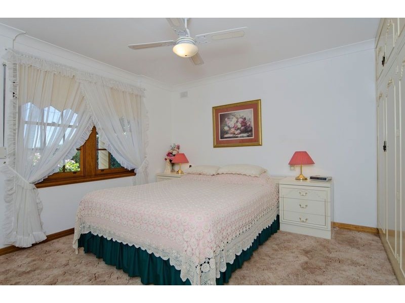 4 Acre Avenue, Morphett Vale SA 5162