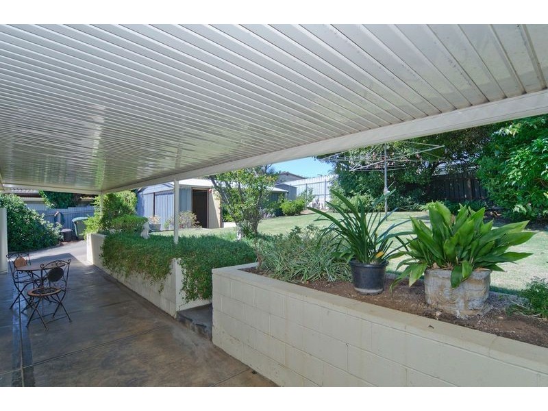 4 Acre Avenue, Morphett Vale SA 5162