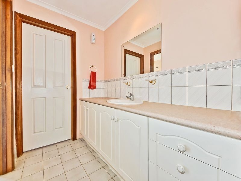 4 Hartog Street, Woodcroft SA 5162