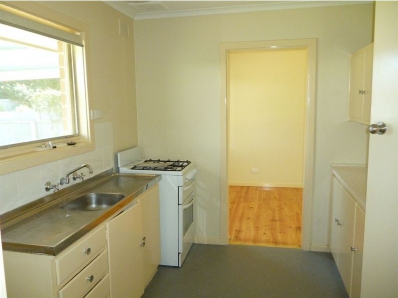 5 Hyacinth Crescent, Christie Downs SA 5164