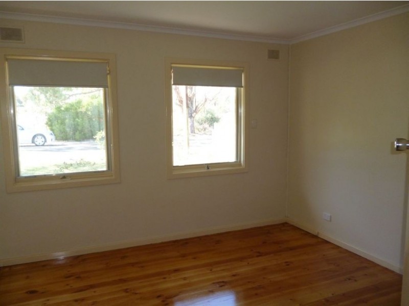 5 Hyacinth Crescent, Christie Downs SA 5164