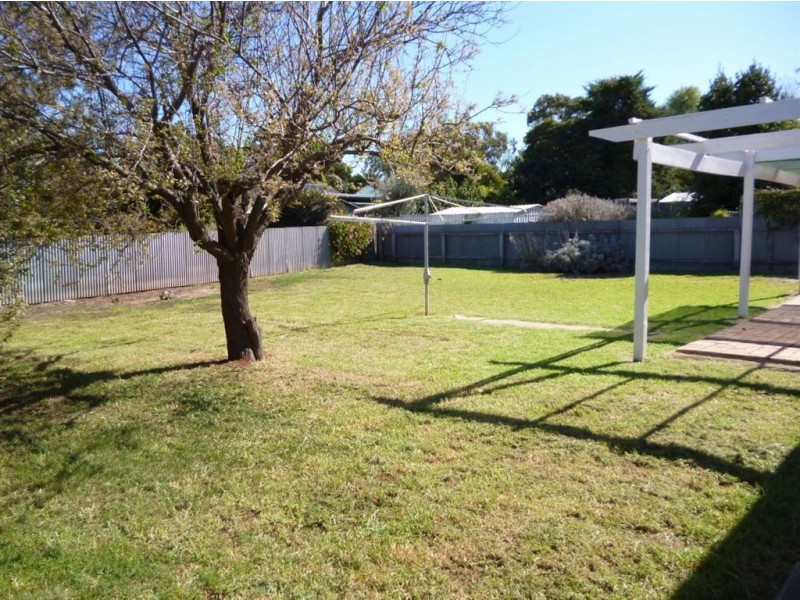 5 Hyacinth Crescent, Christie Downs SA 5164