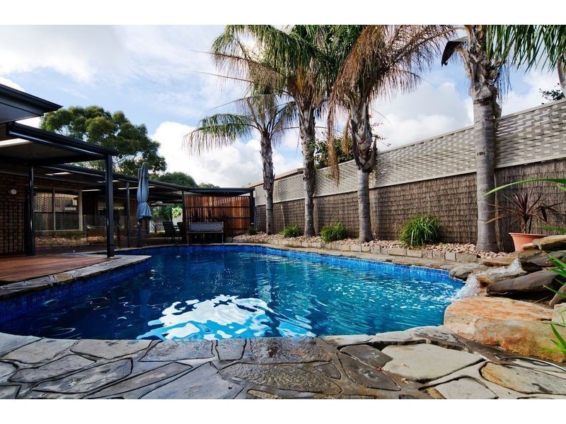 2 Heathcote Place, Onkaparinga Hills SA 5163