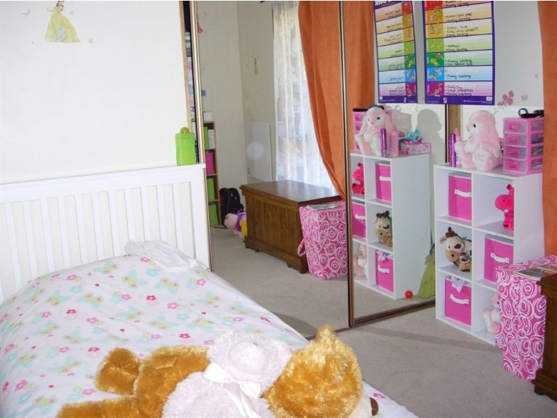 4 Brumby Court, Woodcroft SA 5162