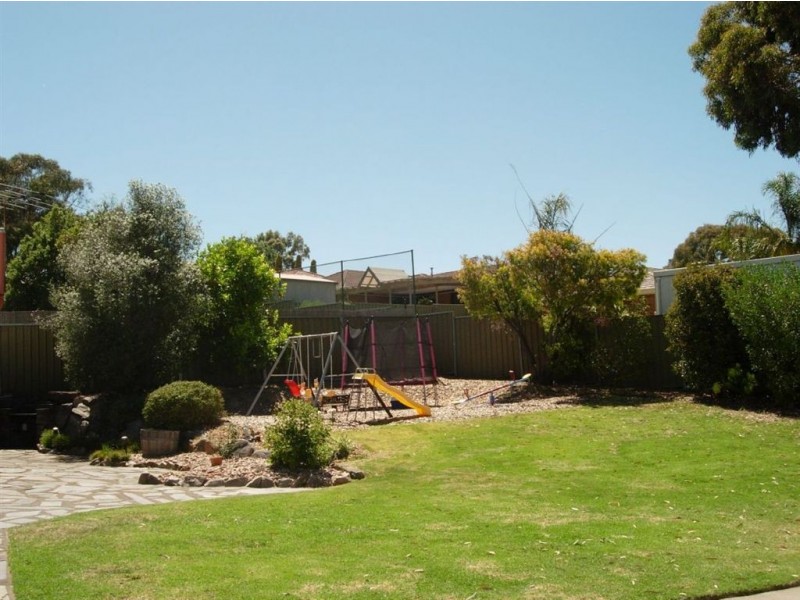 4 Brumby Court, Woodcroft SA 5162
