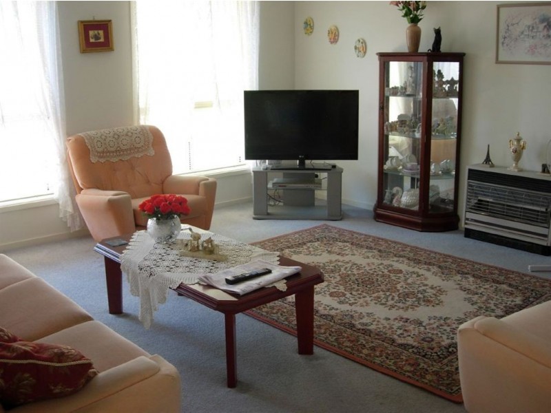 2 Padthaway Court, Woodcroft SA 5162