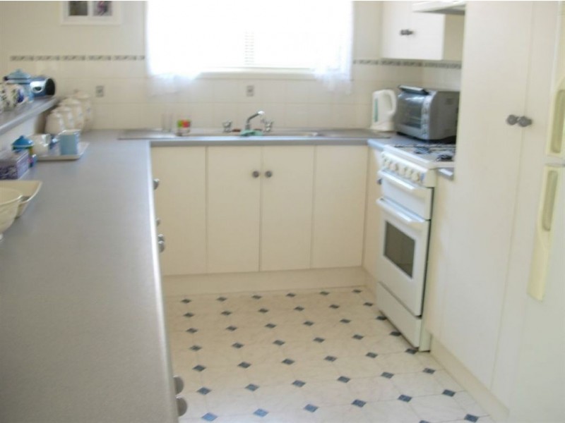 2 Padthaway Court, Woodcroft SA 5162