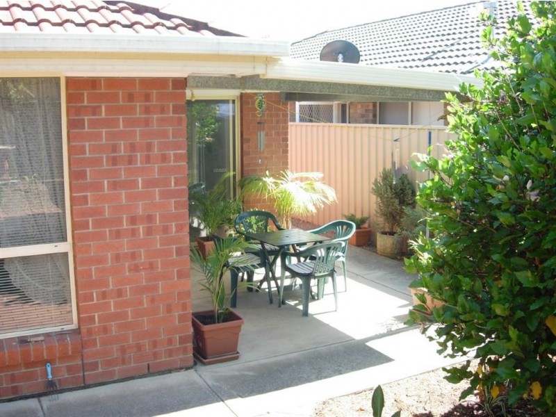 2 Padthaway Court, Woodcroft SA 5162