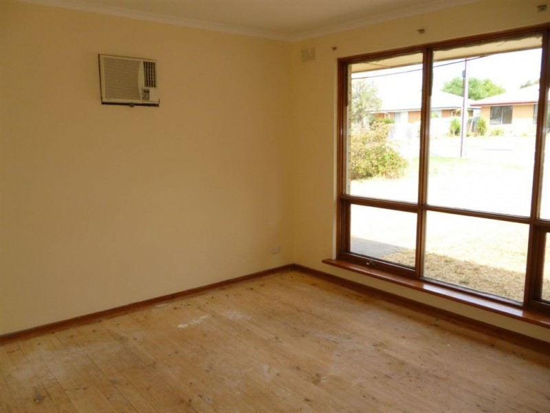 13 Inverness Avenue, Morphett Vale SA 5162