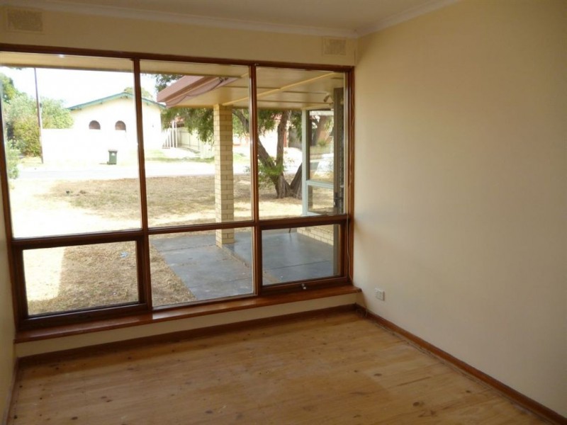 13 Inverness Avenue, Morphett Vale SA 5162