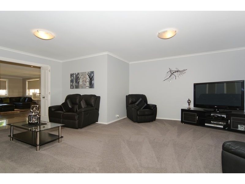 57 Investigator Drive, Woodcroft SA 5162