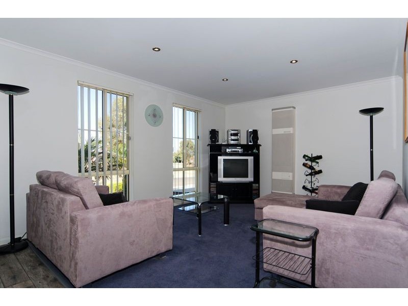 35 Chamberlain Drive, Christie Downs SA 5164