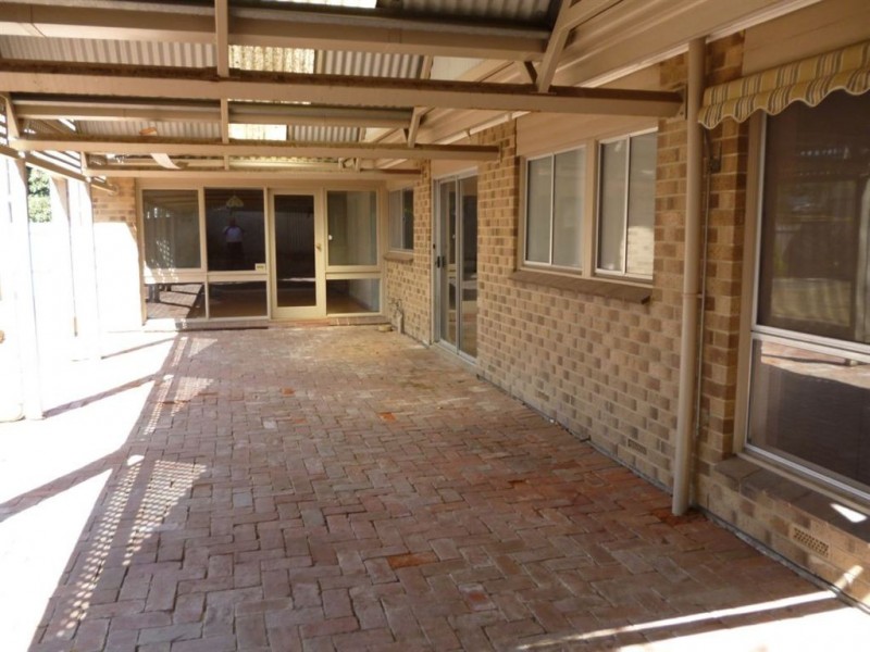 33 Flinders Crescent, Hackham SA 5163