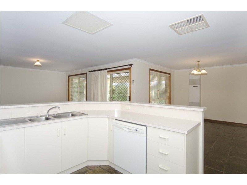 27 Brookland Valley Drive, Woodcroft SA 5162