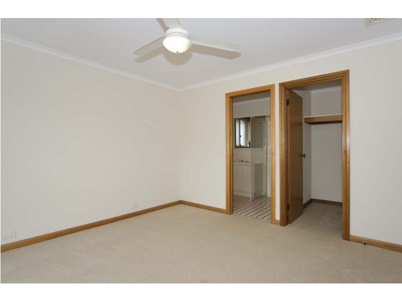 27 Brookland Valley Drive, Woodcroft SA 5162