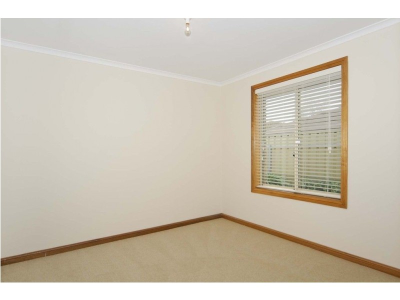 27 Brookland Valley Drive, Woodcroft SA 5162