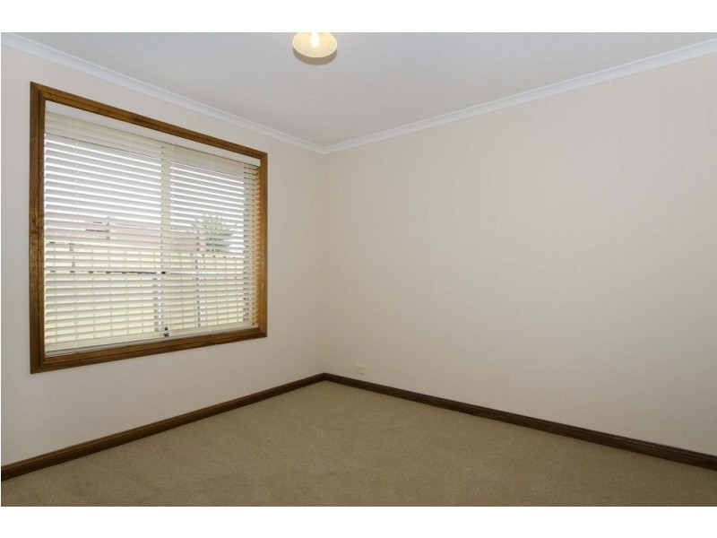 27 Brookland Valley Drive, Woodcroft SA 5162